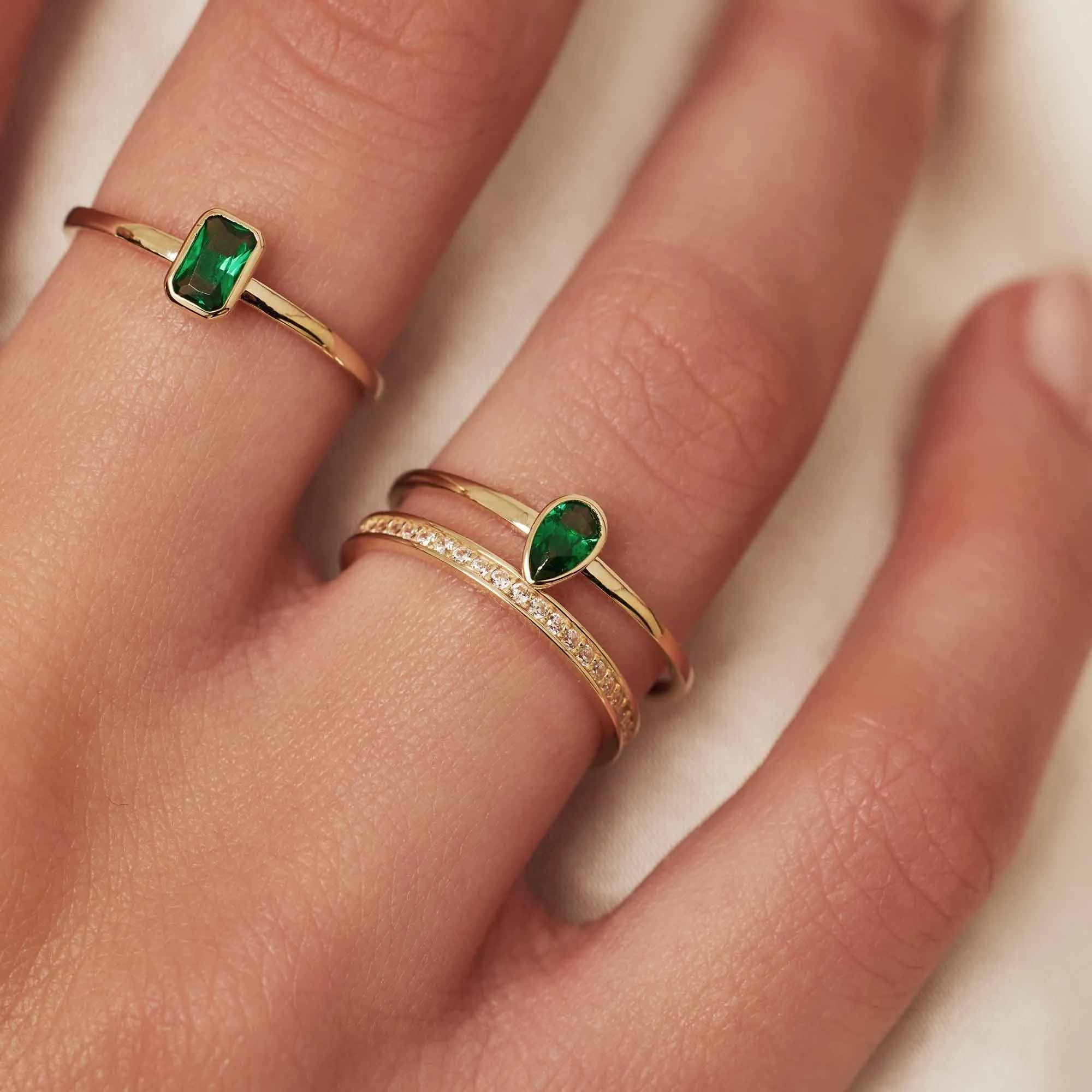 Baguette Olivia 14 karat gold ring with green zirconia stone