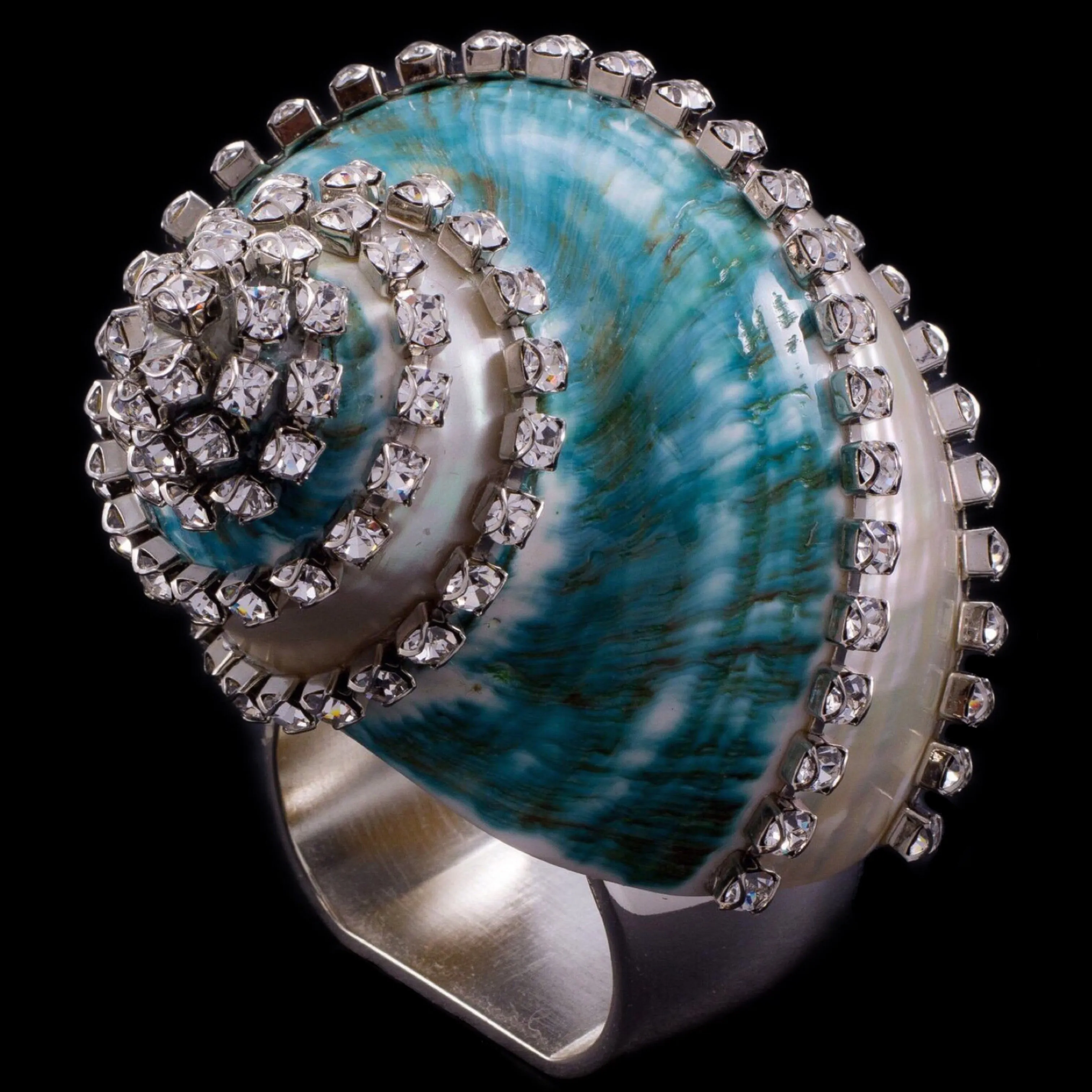 Banded Jade Turbo Shell Napkin Ring Featuring Premium Crystal | Set of 4