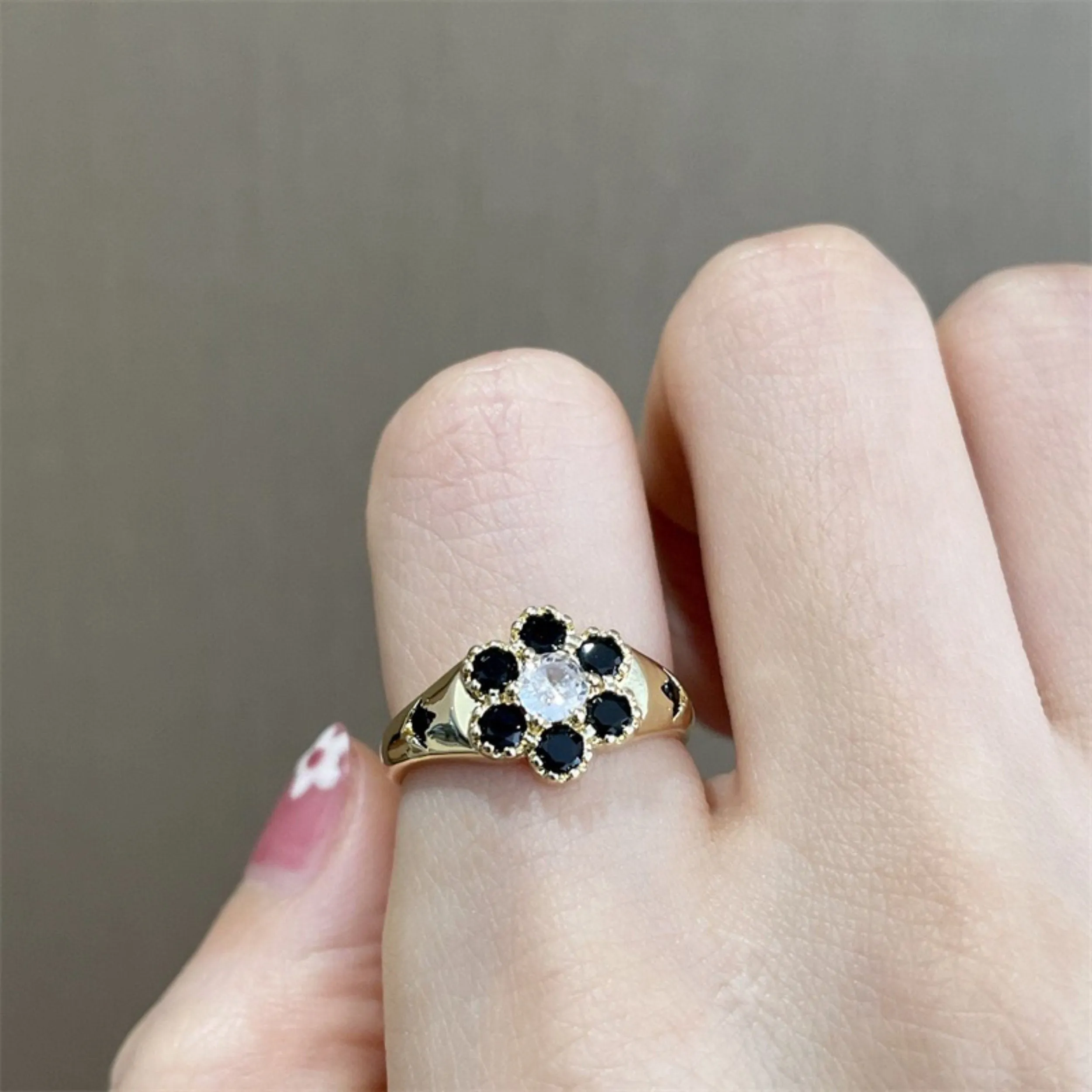 Black Floral Gold Chunky Ring