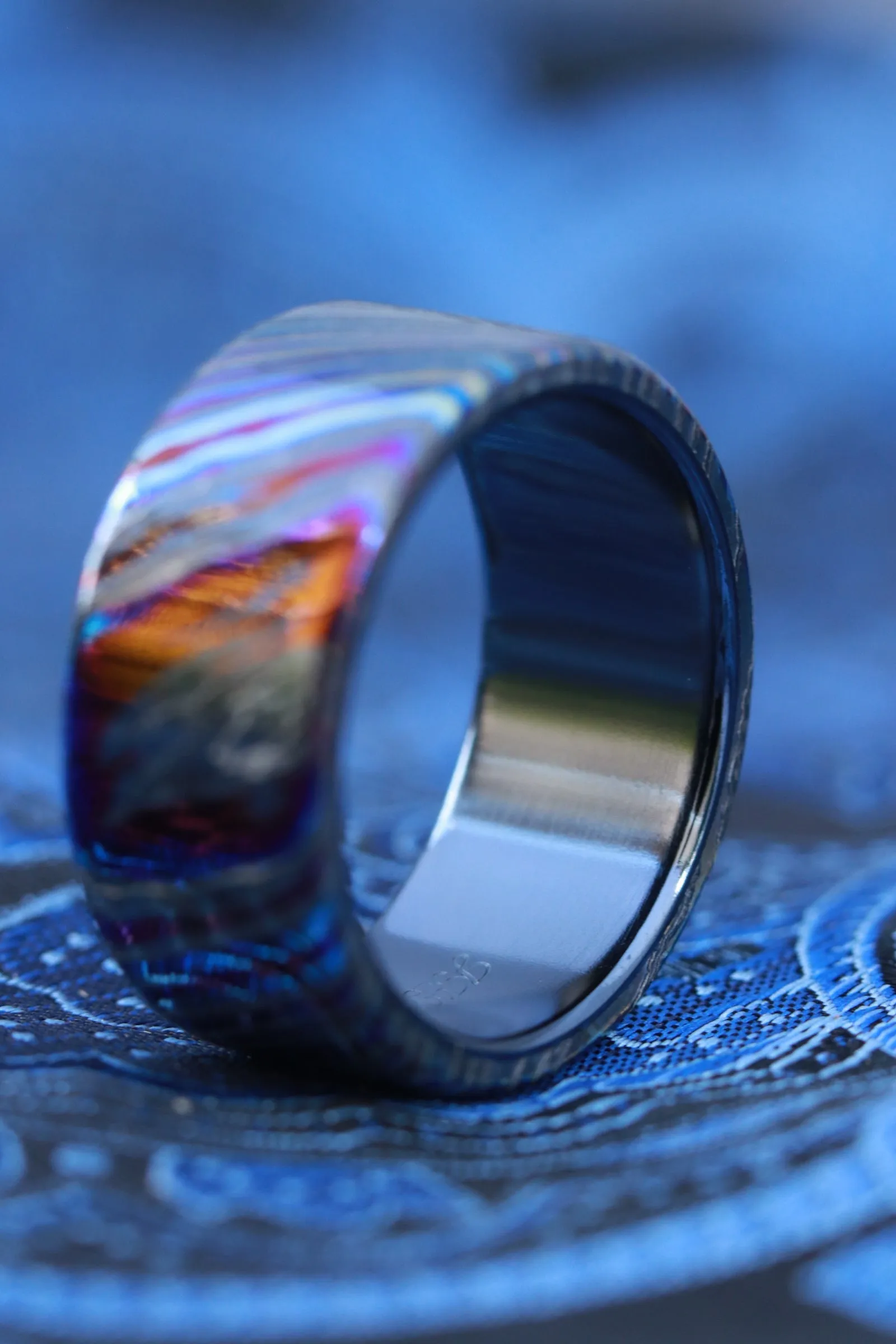 Black titanium lined 8-10mm zirconium band Black / ZrTi brushed ziconium timascus ring,black timascus ring, mens rings weddingrings, zirconium damascus