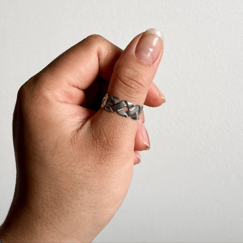 Crisscross Adjustable Ring - Gold or Silver