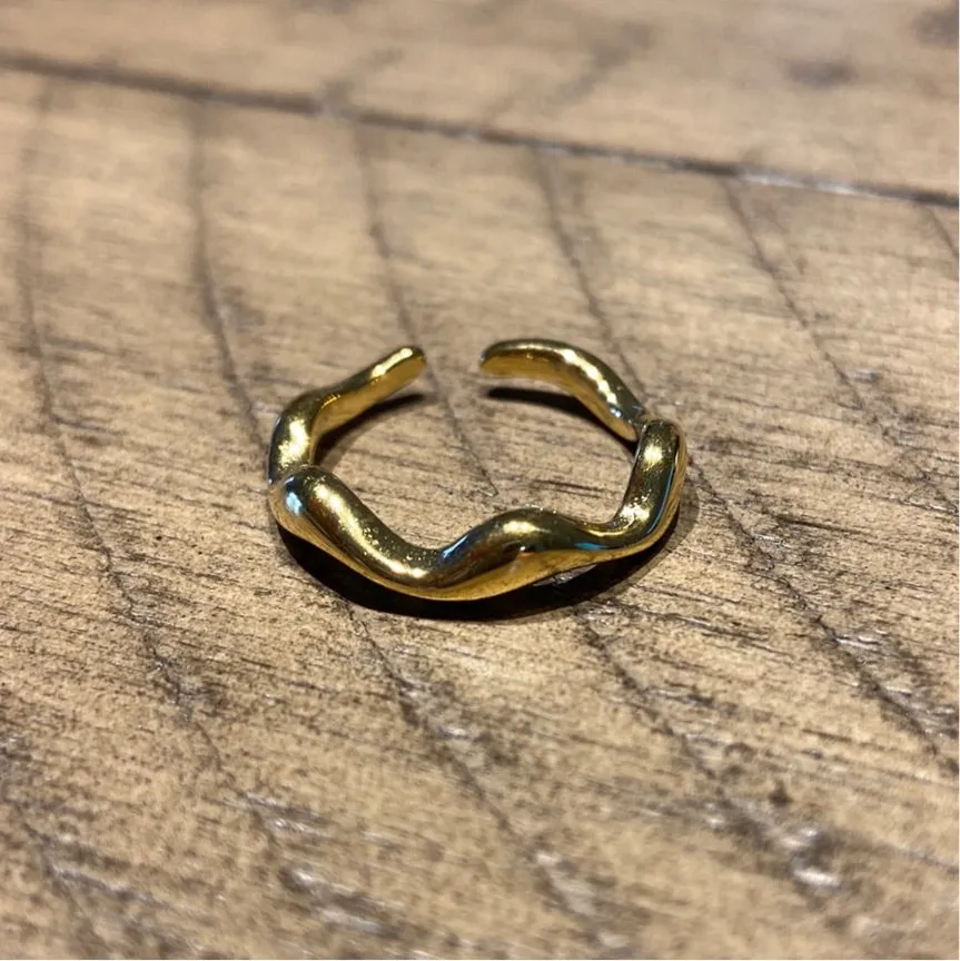 Ellie Adjustable Ring