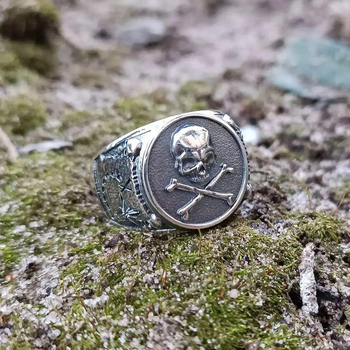Jolly Roger skull silver pirate ring
