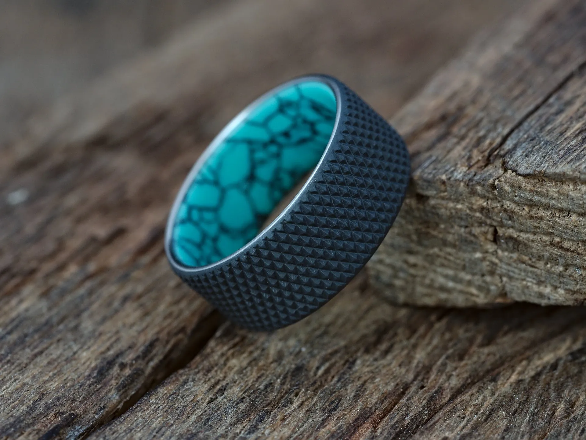 Knurled Duality (Dark Gunmetal & Greenweb)