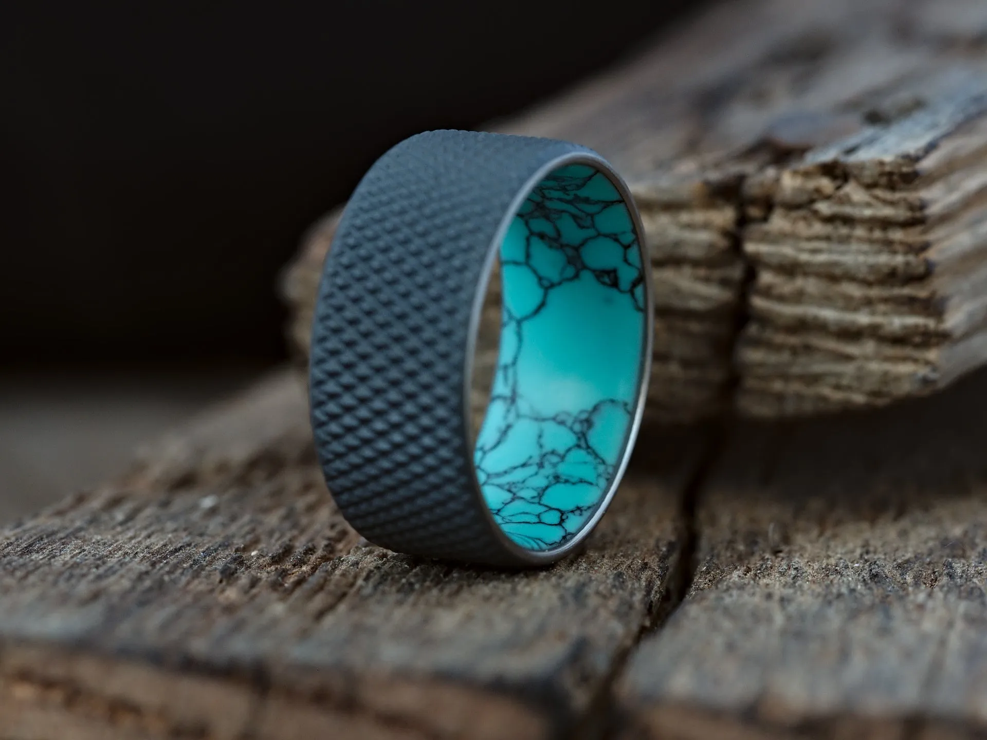 Knurled Duality (Dark Gunmetal & Greenweb)