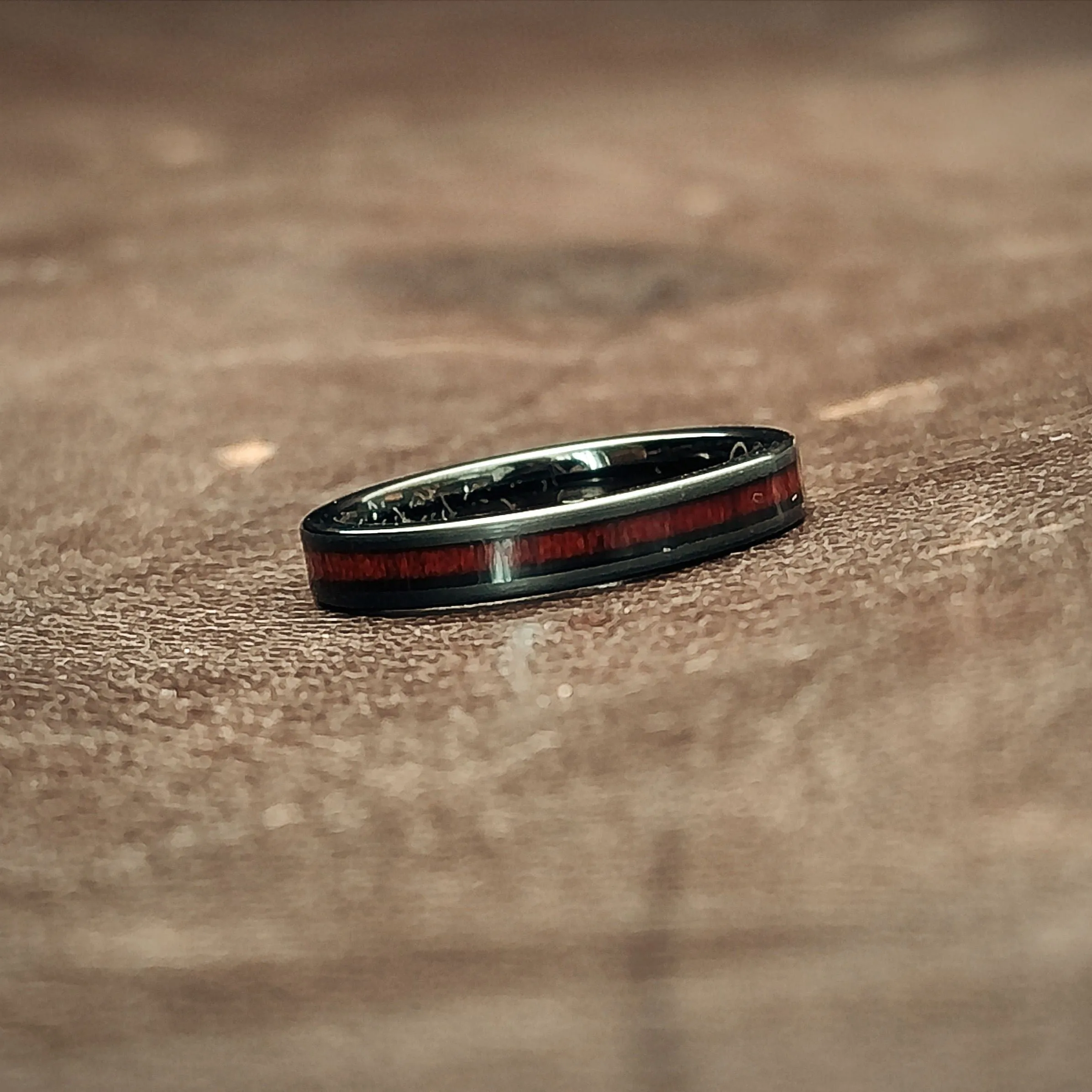 Luke Skywalker Ladies - Black Tungsten & Rosewood Ring