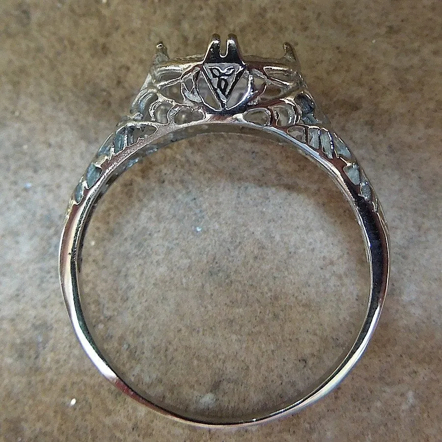 MOUNTING ONLY: Edwardian Style White or Yellow Gold Filigree Mounting for a Large Stone (7.5mm)
