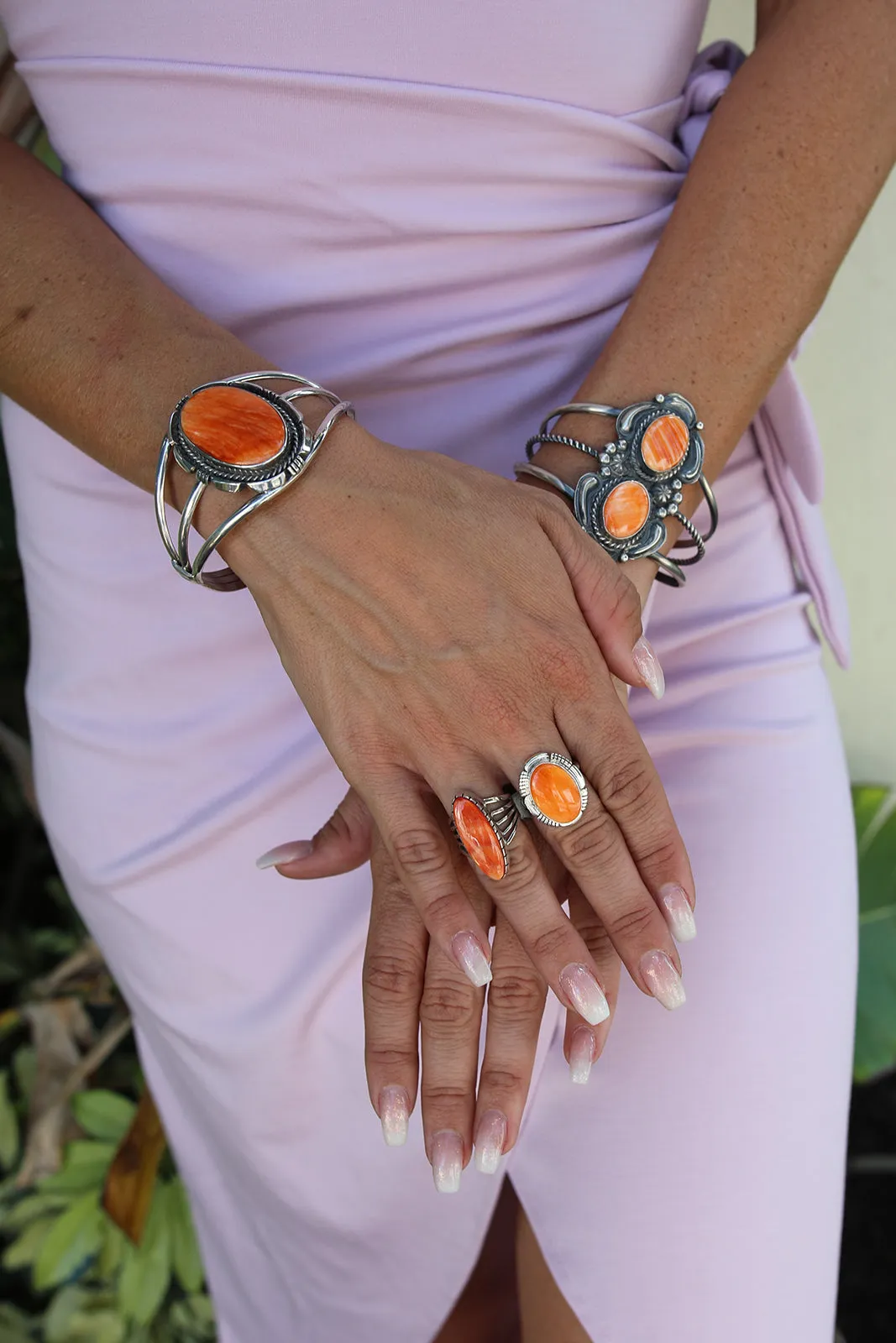 Navajo Orange Spiny Shell Oval Ring (Size 6)