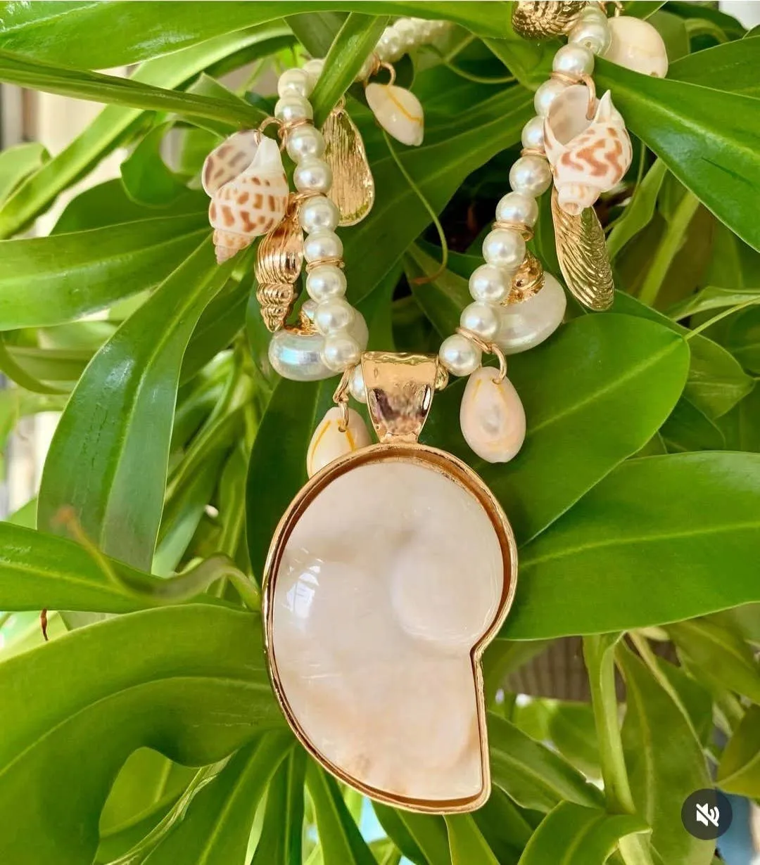 Necklace - Seashell and Pearl Necklace