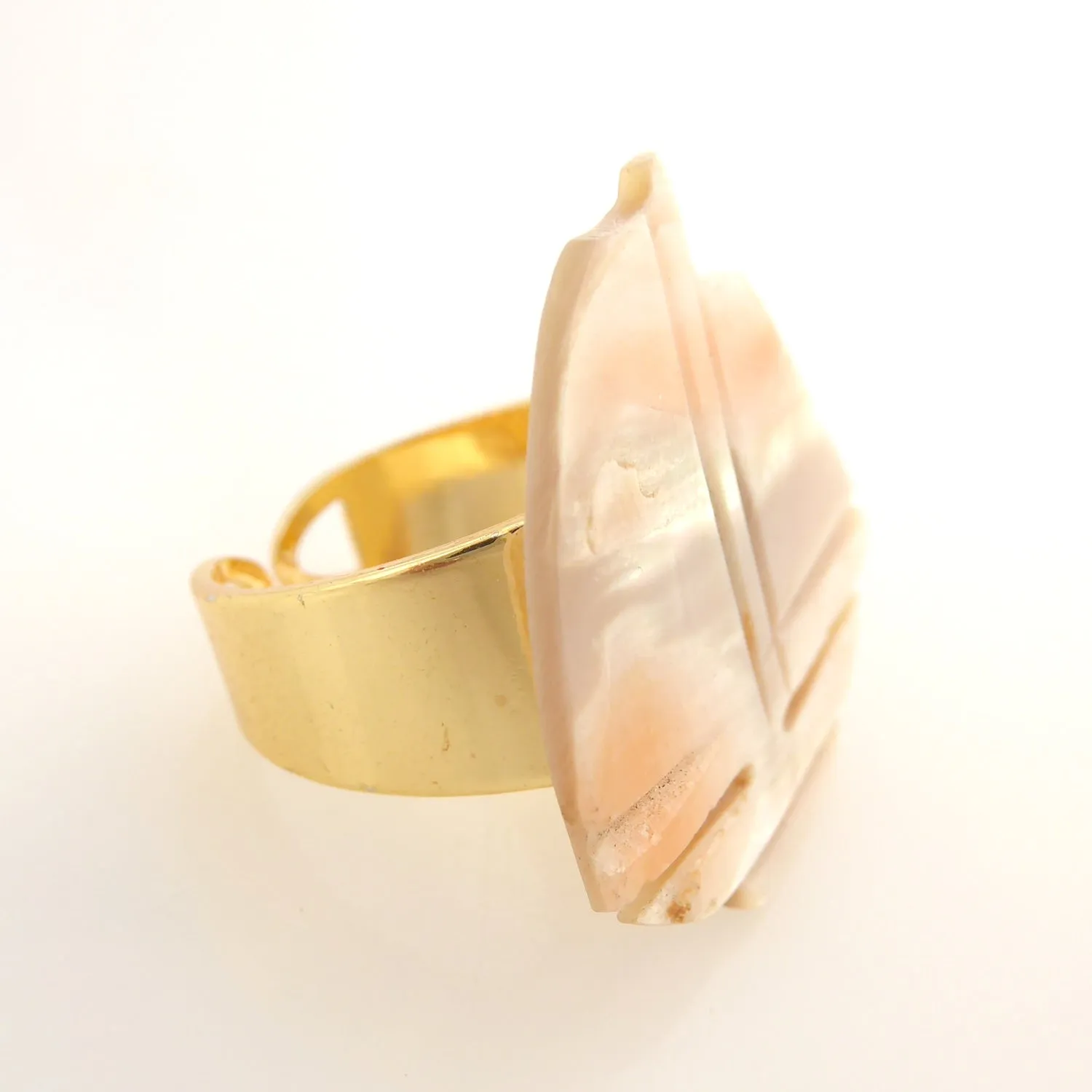 Peach shell boat ring