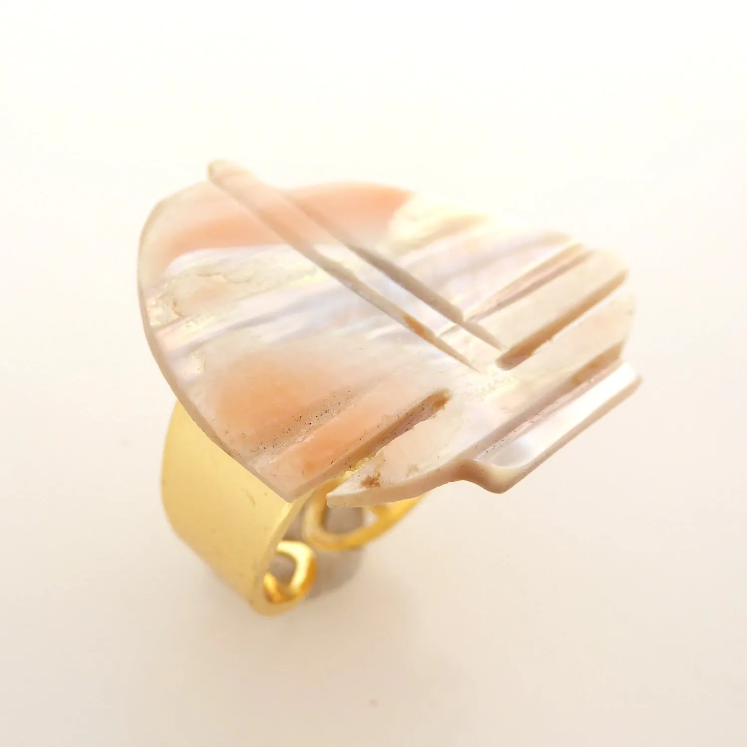 Peach shell boat ring