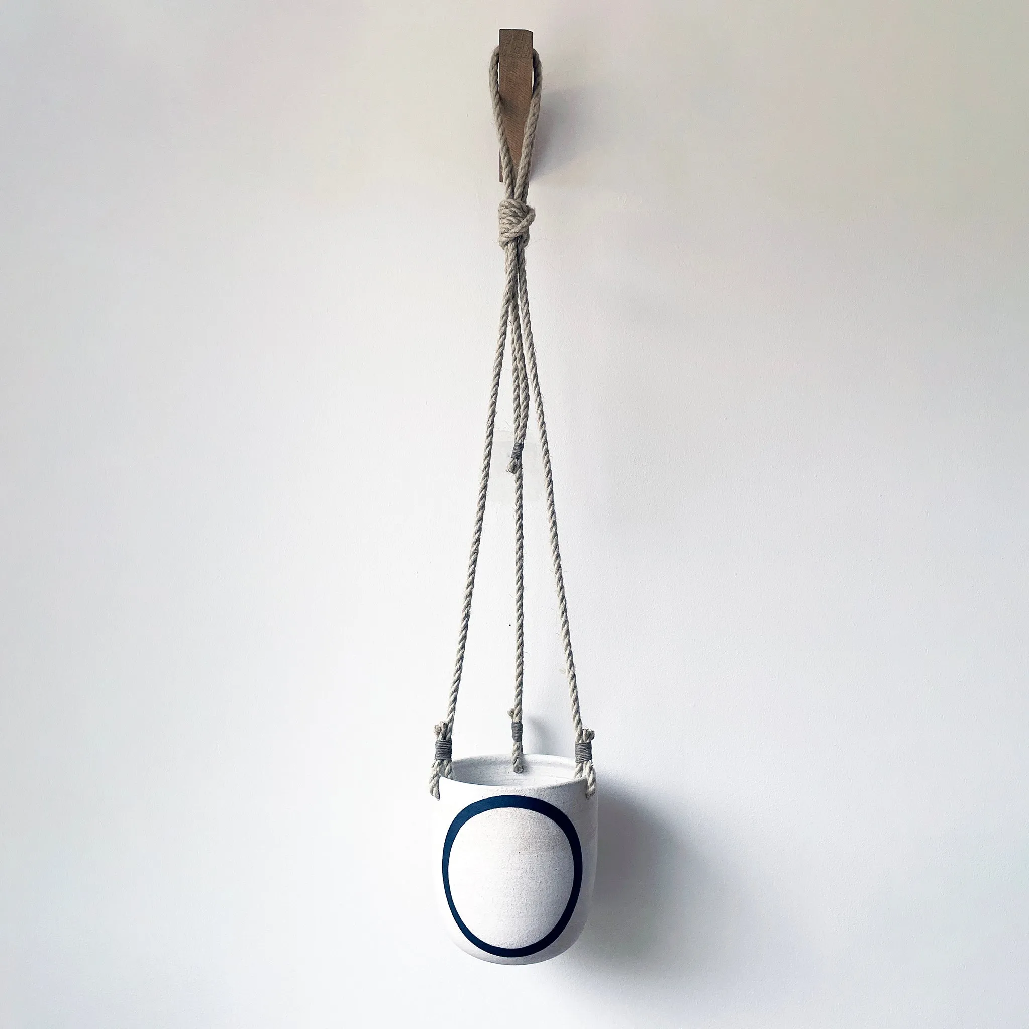 Planter Hanging: Oroboro