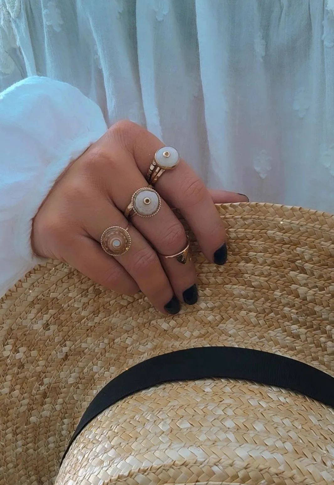 Puka Pimpin Ring Off White Swirl With Gold Center