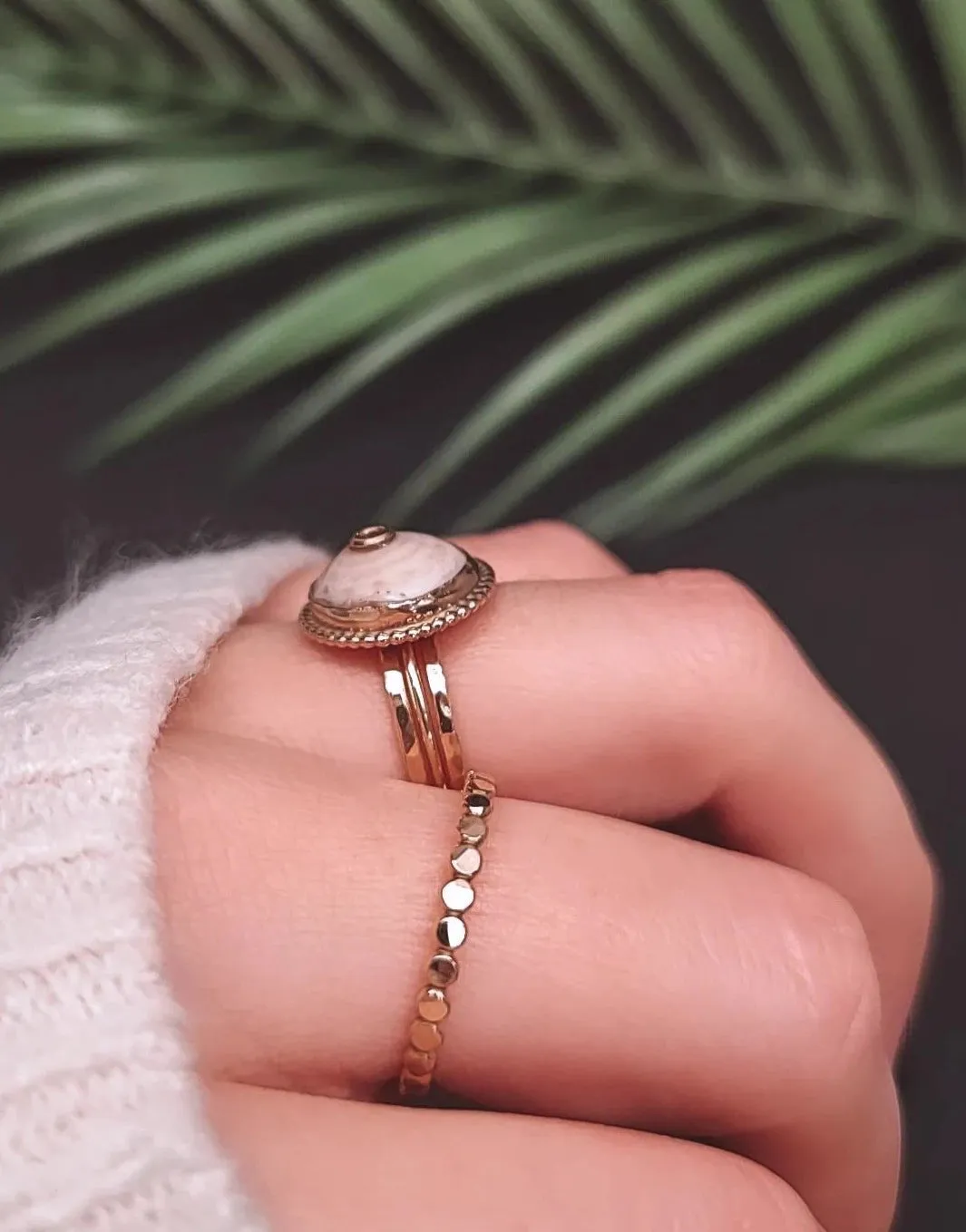 Puka Pimpin Ring Off White Swirl With Gold Center