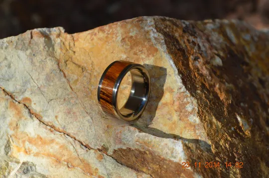 Pure Tungsten and Titanium Wood Ring Exotic Desert Iron Wood 8mm Mens Ladies Band Sz 4 5 6 7 8 9 10 11 12 13 14 15 16 17 18 19 20 Half Sizes