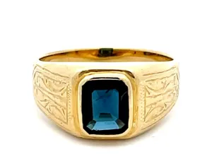 Rectangular Blue Sapphire Ring in 18k Yellow Gold