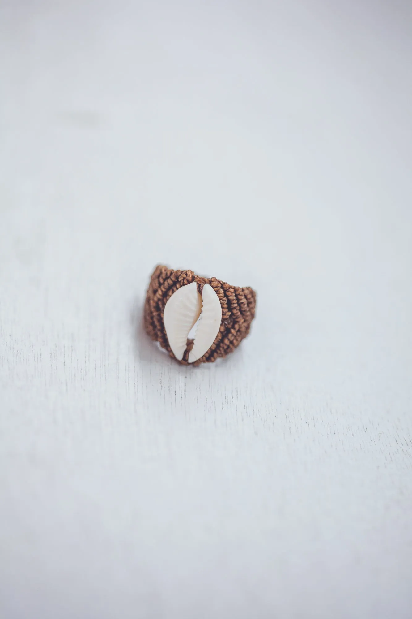 SHELL MACRAME RING