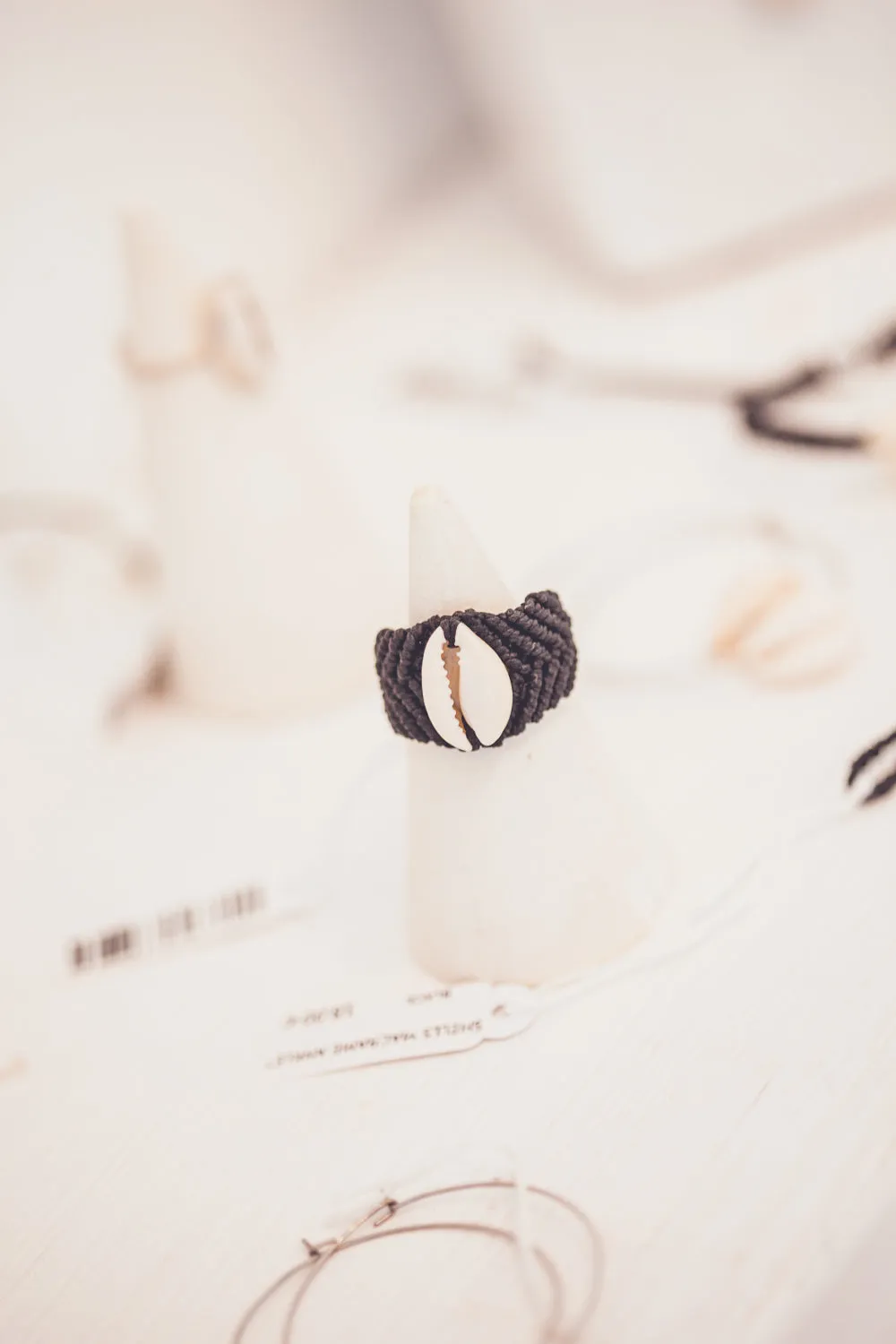 SHELL MACRAME RING