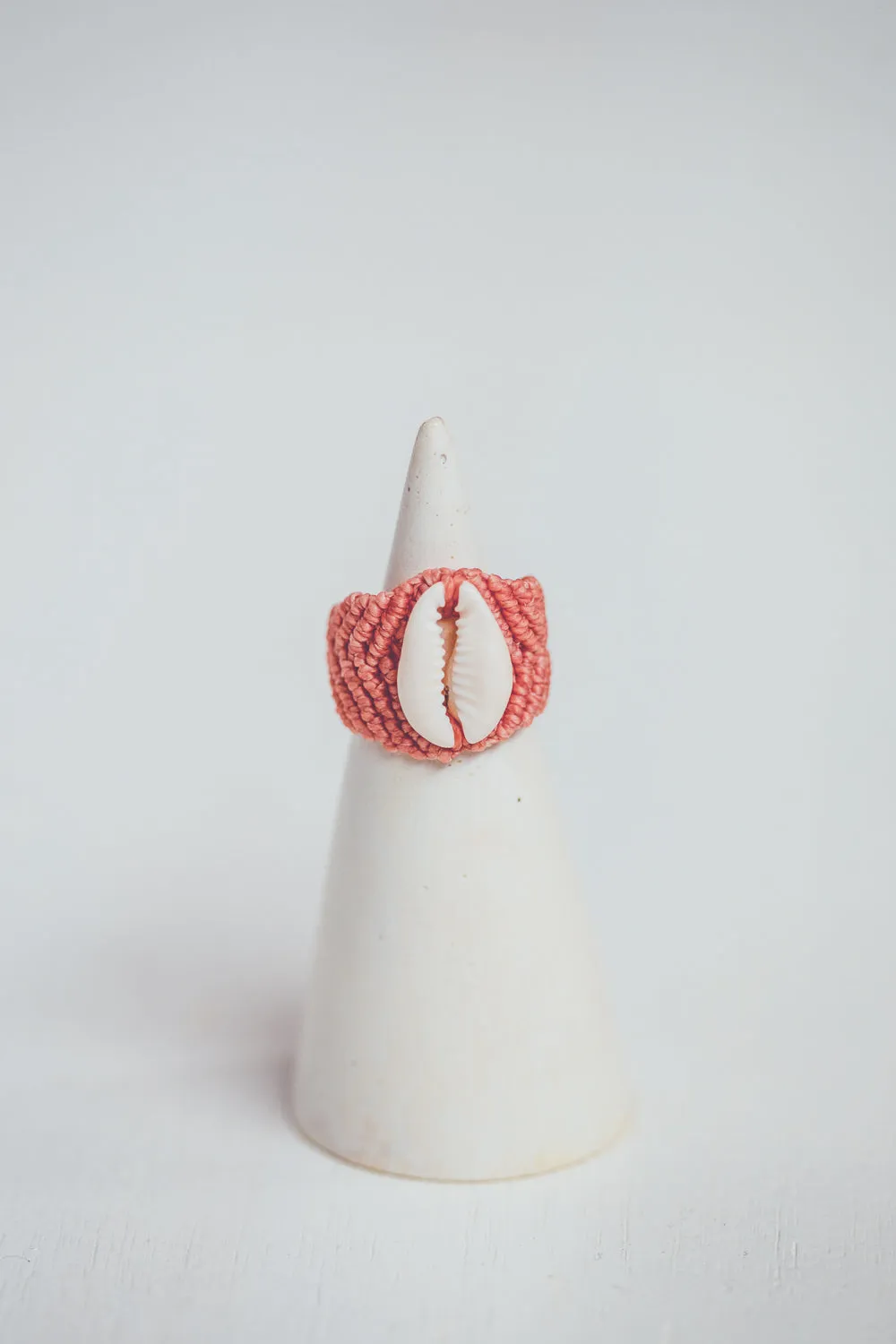 SHELL MACRAME RING