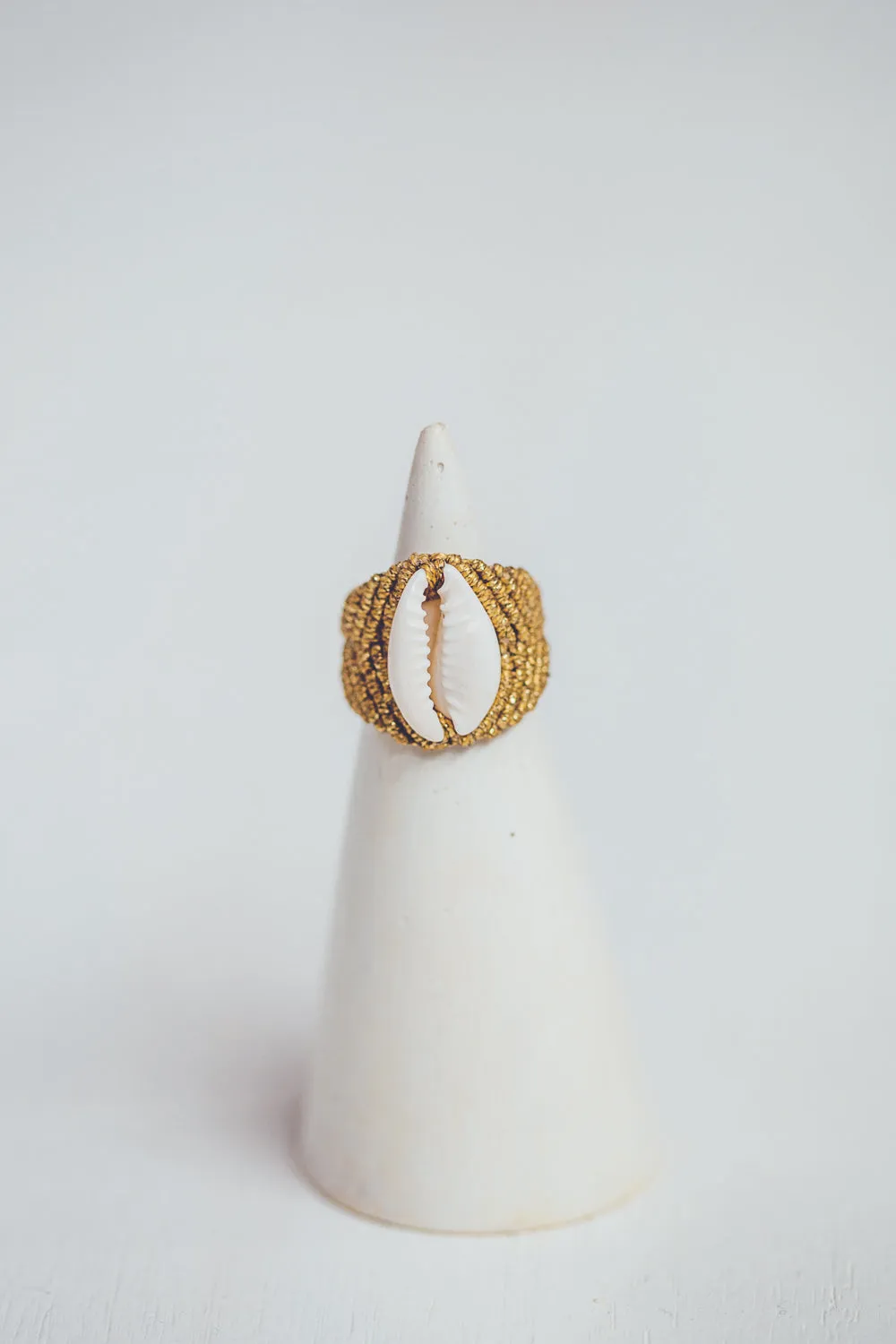 SHELL MACRAME RING