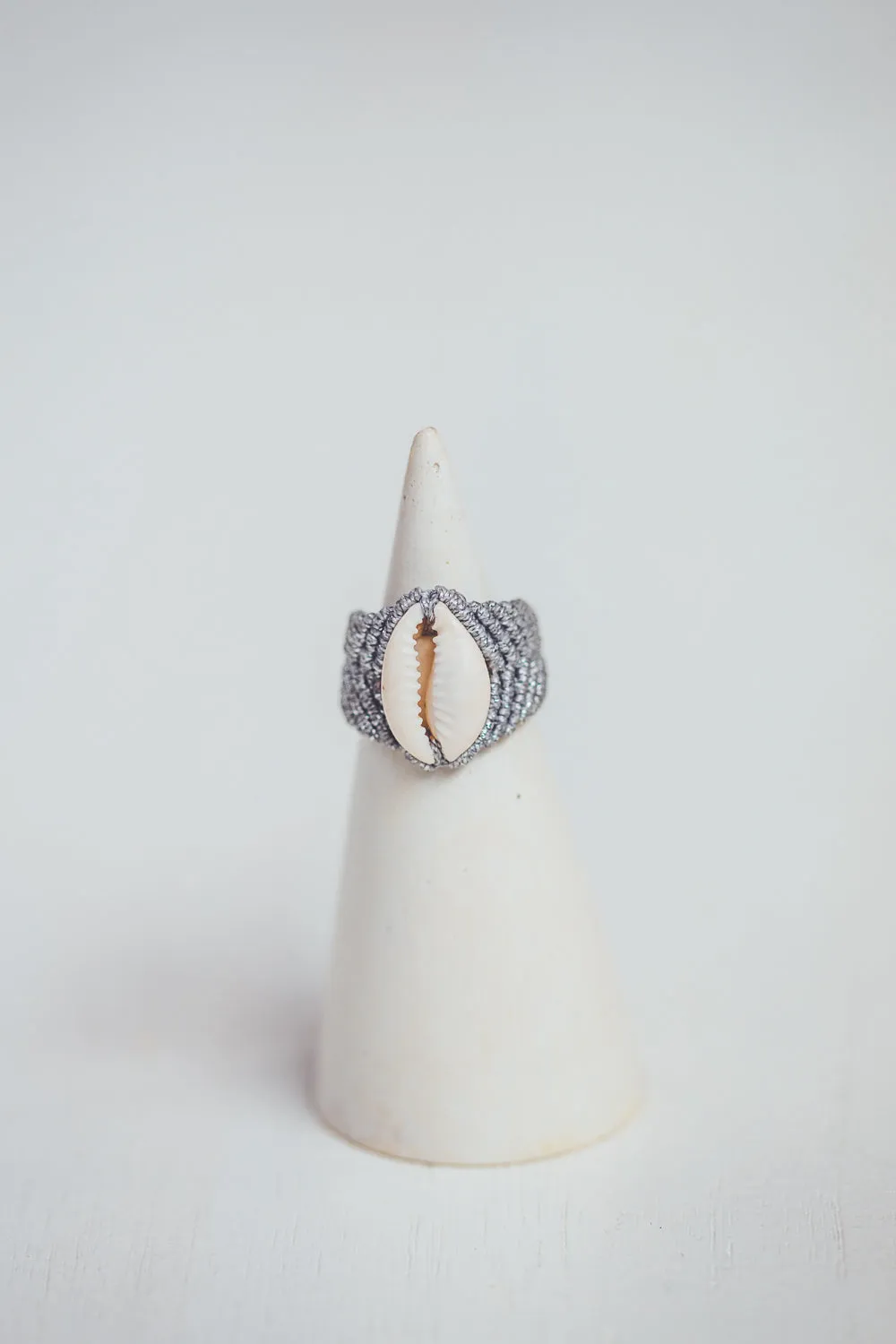 SHELL MACRAME RING