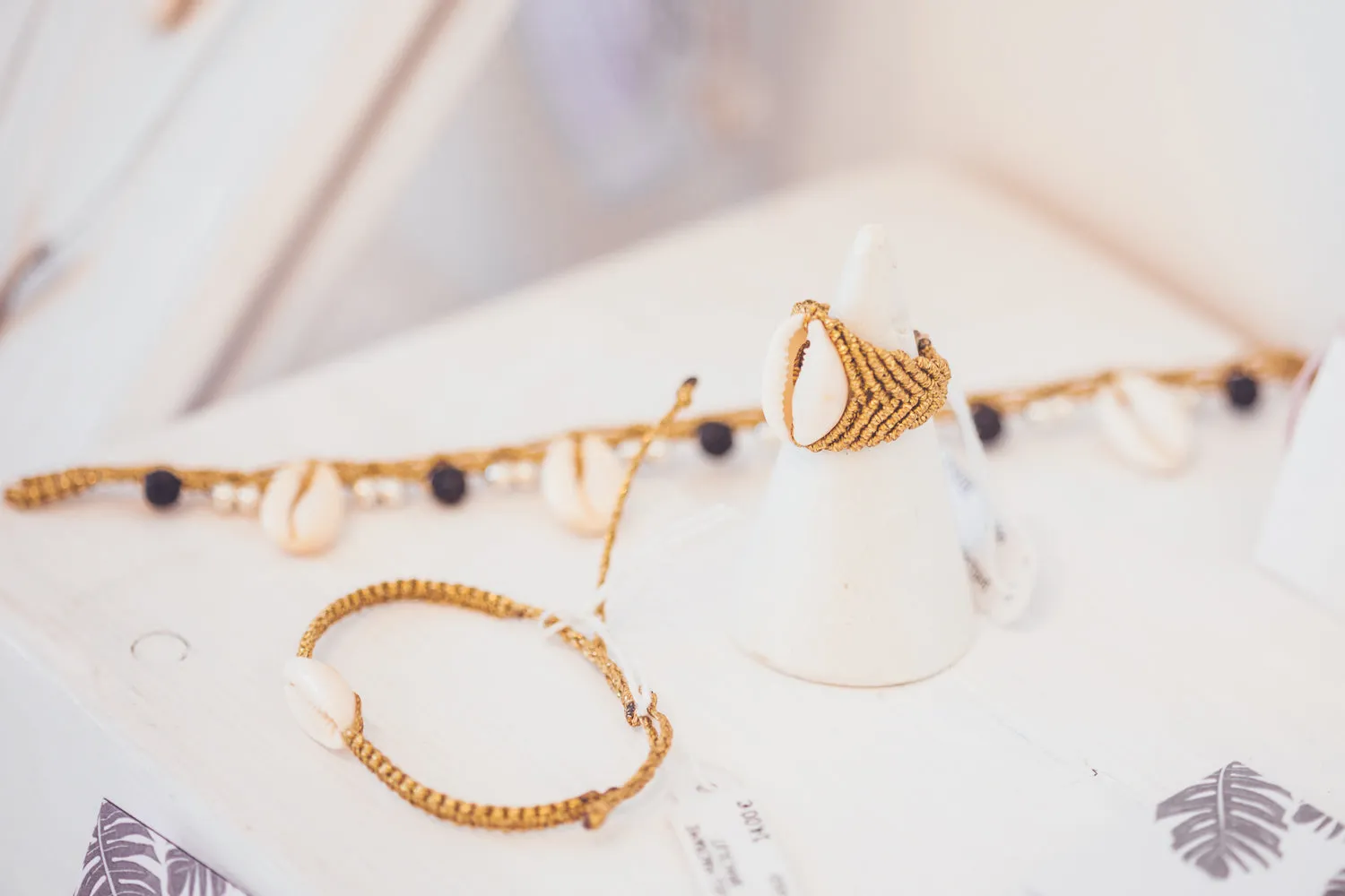SHELL MACRAME RING