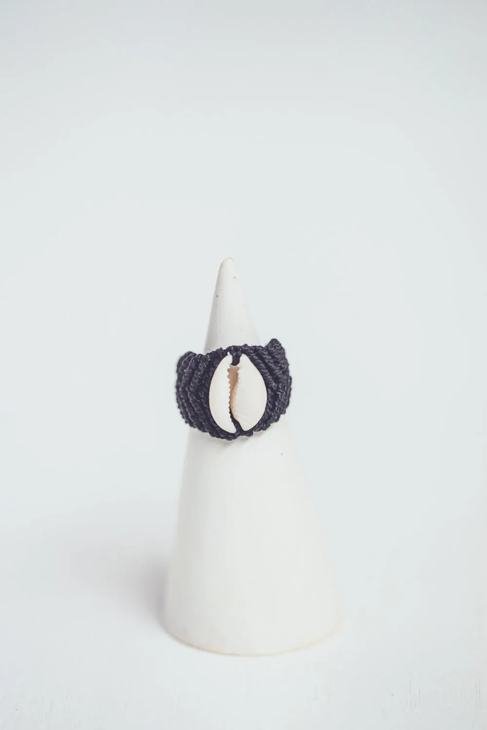 SHELL MACRAME RING
