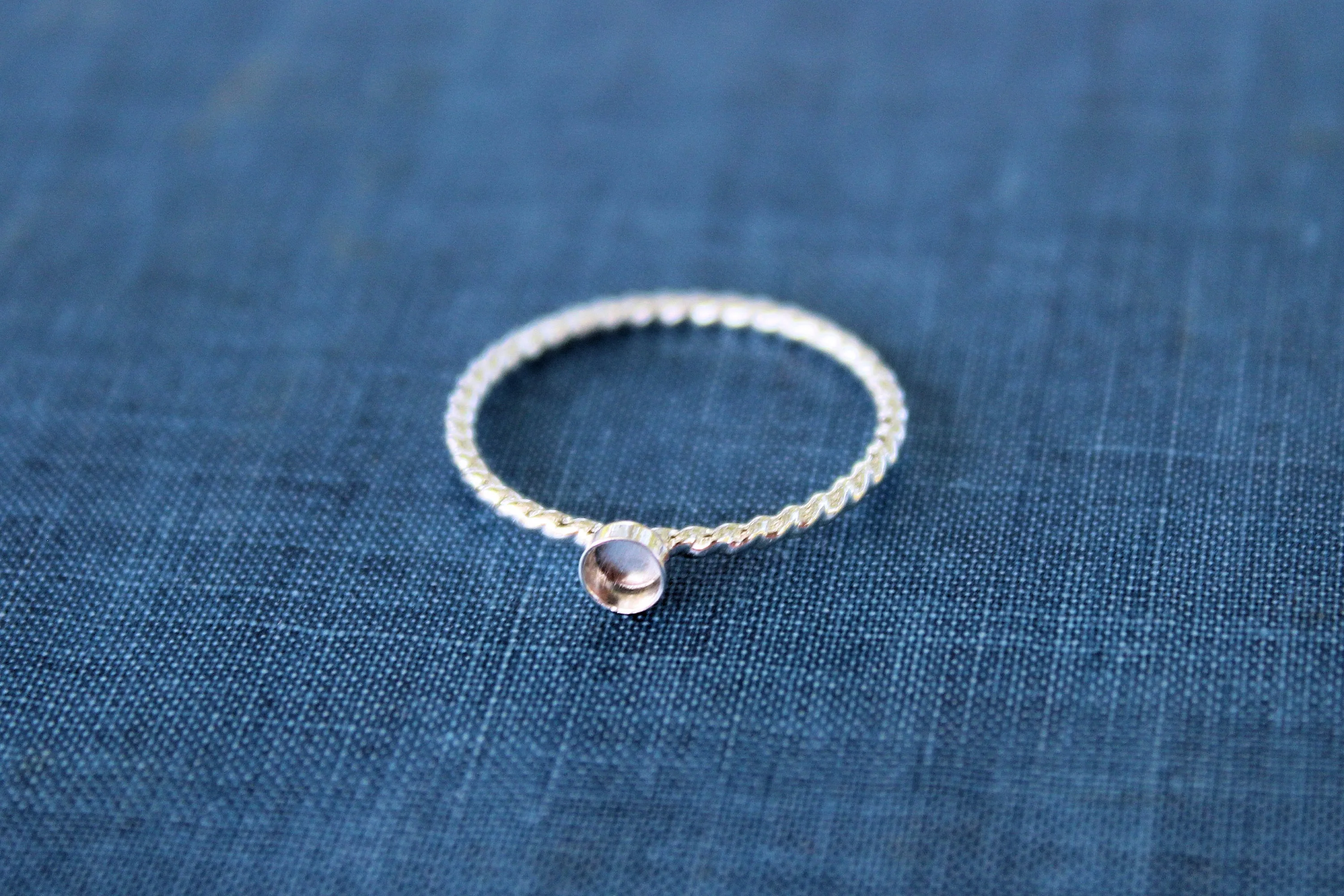 Silver 4mm Bezel Cup Rope Ring blank