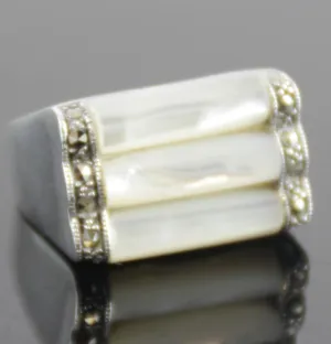 Sterling Silver Mother of Pearl Ring Size 7.5