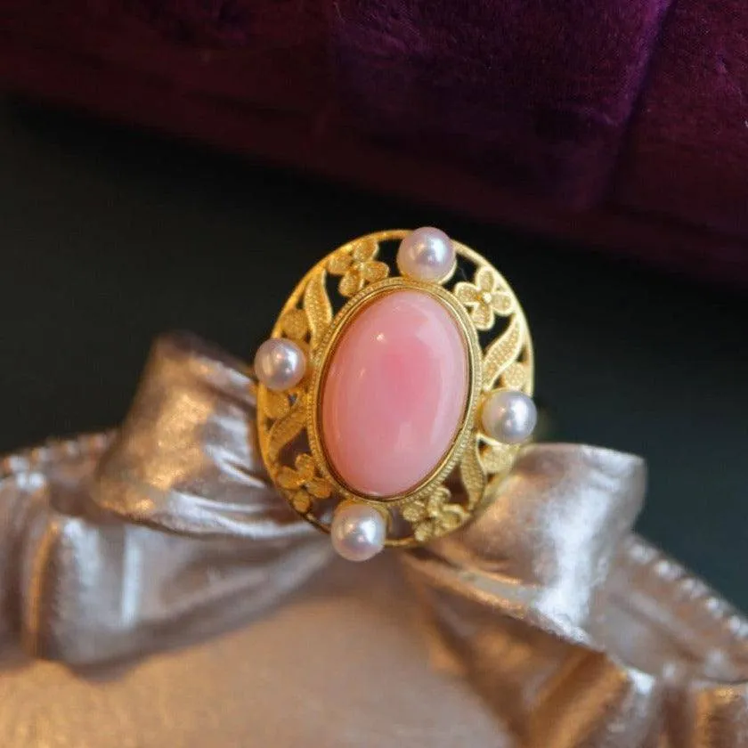 Stylish Pink Queen Conch Shell Pearls Ring Gold Vermeil