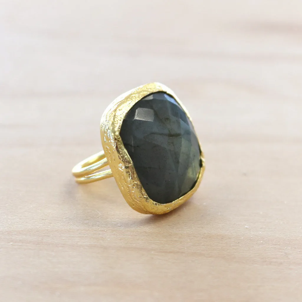 The Kaylee - Labradorite Ring