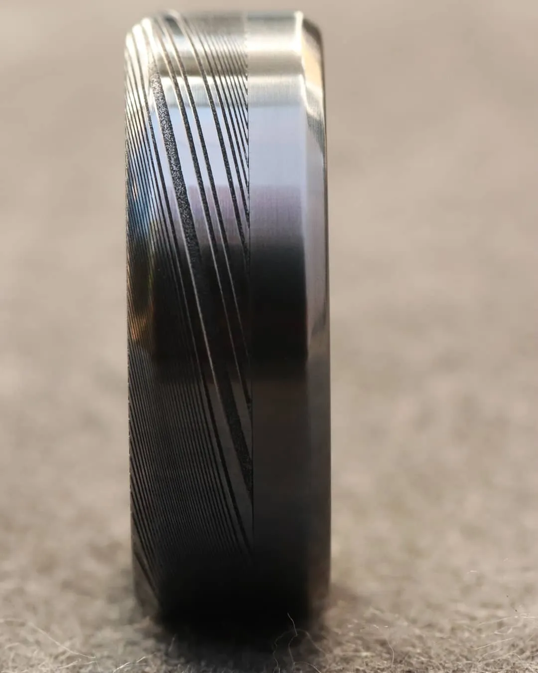 Titanium ring / Stainless Damascus ring chamfered