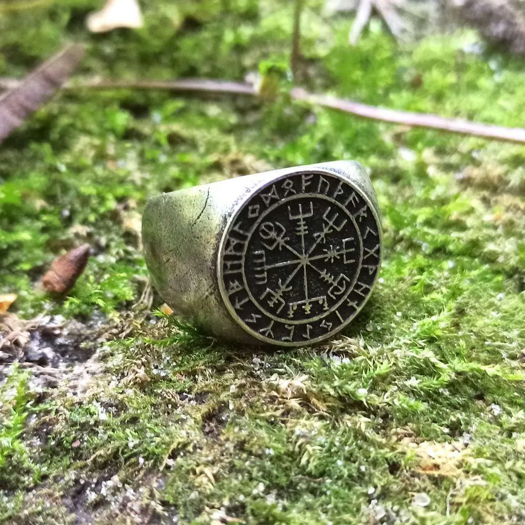 Vegvisir in Elder Futhark circle bronze ring