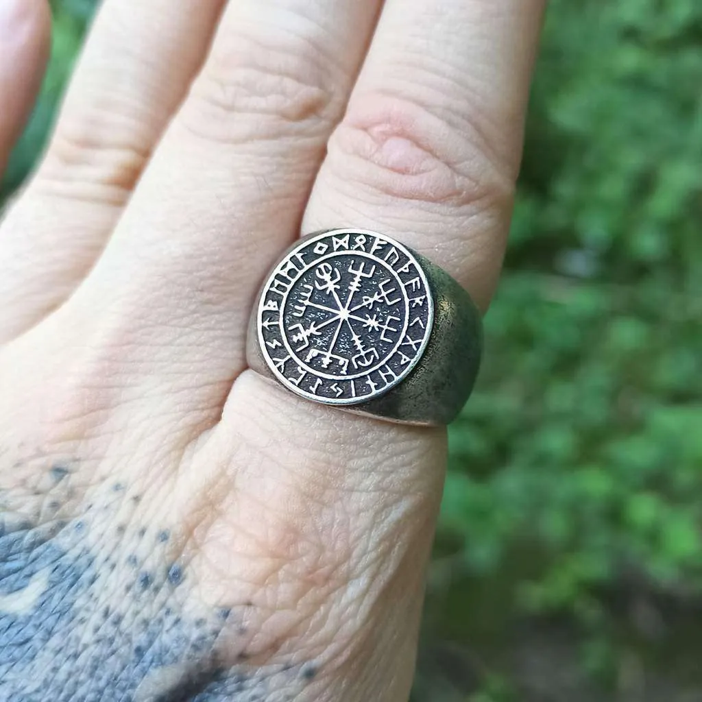 Vegvisir in Elder Futhark circle bronze ring