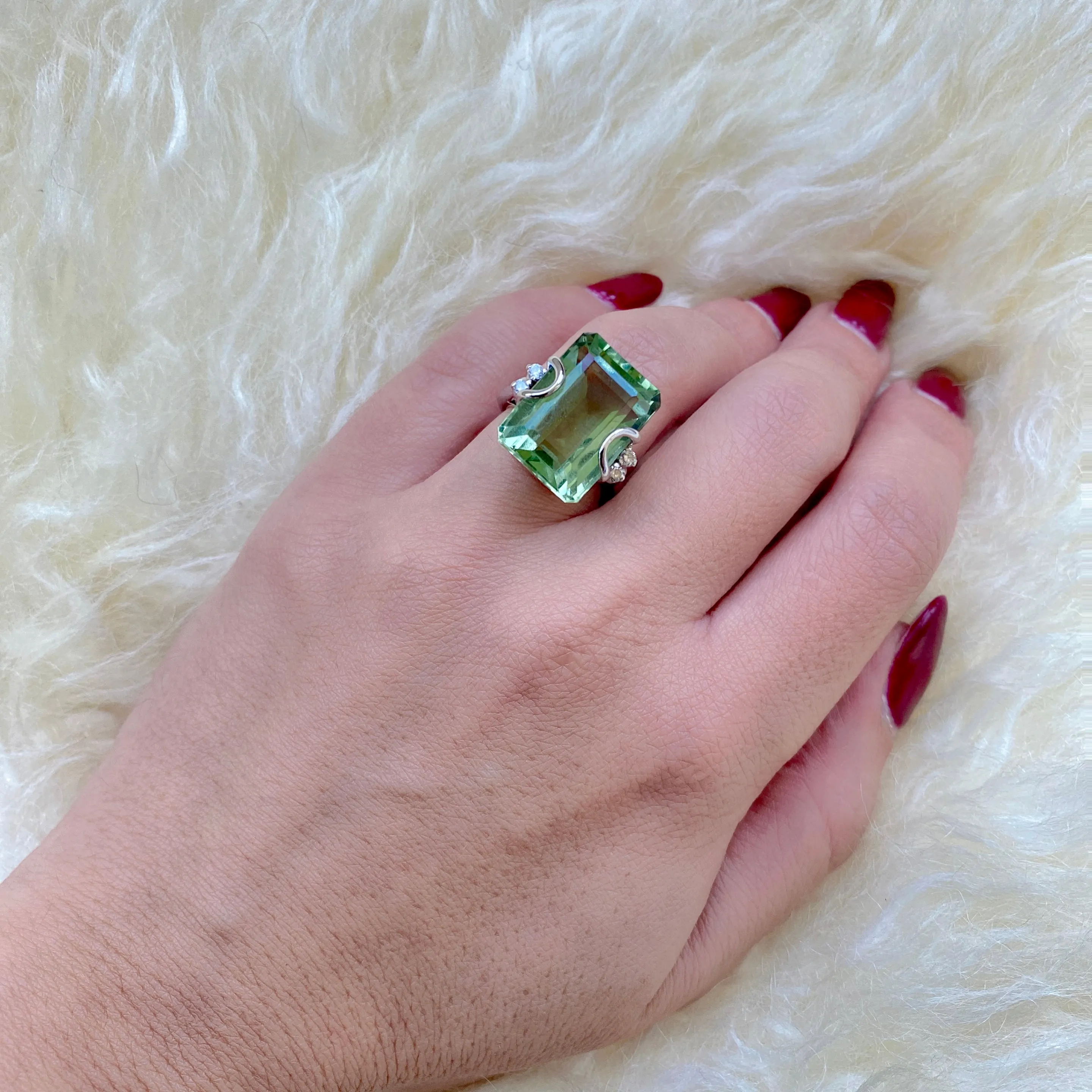 VERY RARE GREEN AMETHYST & DIAMONDS RING