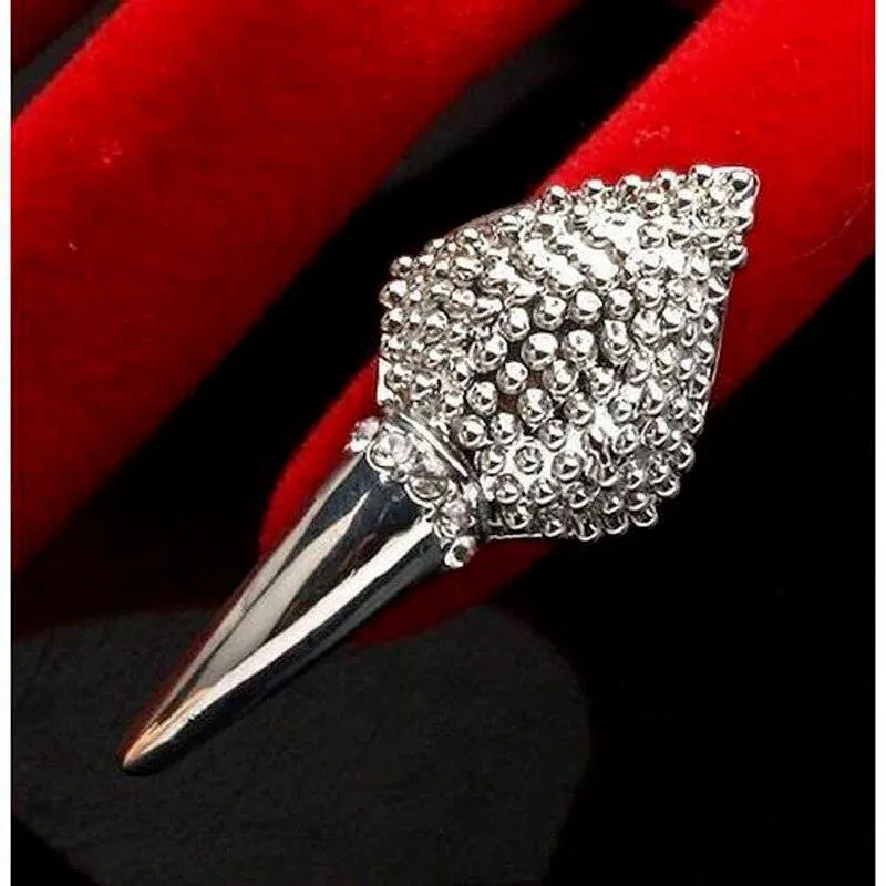 Vintage Falcon Claws Adjustable Nail Rings Plated in Silver: A Unique and Edgy Accessory for Goths, Metalheads, and Alternative Fashion Enthusiasts