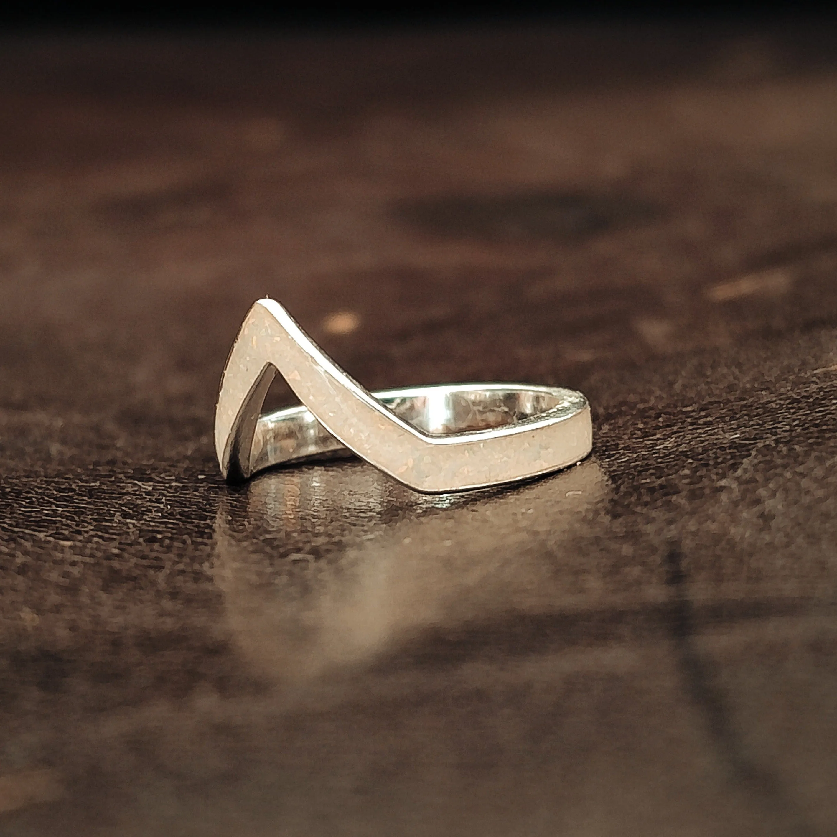 Wonder Woman  - Fire & Ice Opal (V Shape) XL Womens Ring