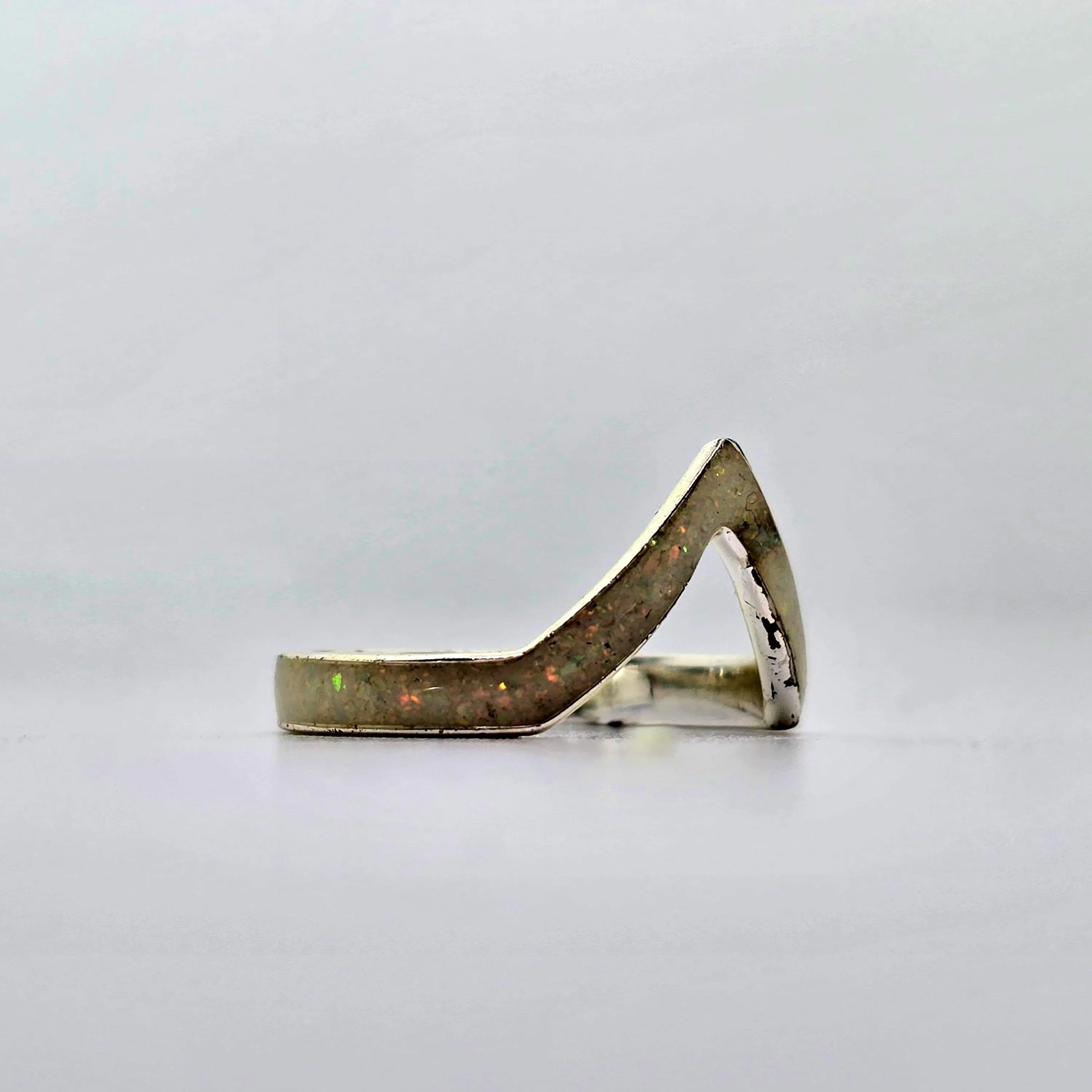 Wonder Woman  - Fire & Ice Opal (V Shape) XL Womens Ring